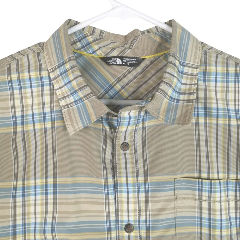 The North Face Men's Short Sleeve Shirt Size XL Beige Plaid Pit To Pit 25 In